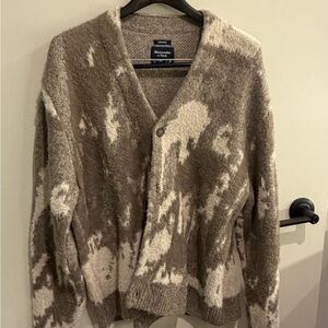 Abercrombie & Fitch Tan Cropped Sweater